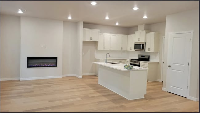 Building Photo - 6523 SE Nasha St