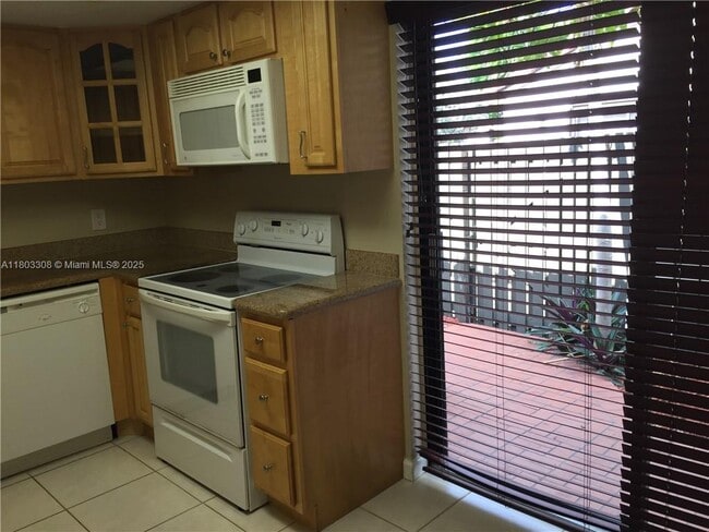 Building Photo - 14970 SW 48th Terrace