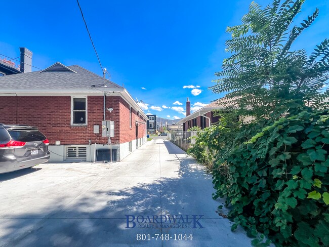 Building Photo - 1748 S Main St