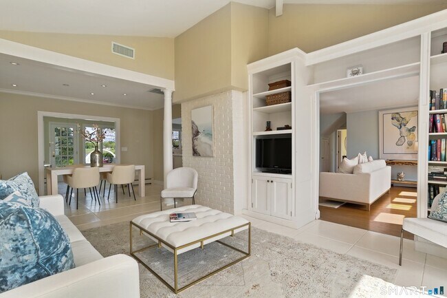 Building Photo - 34 Shorehaven Rd