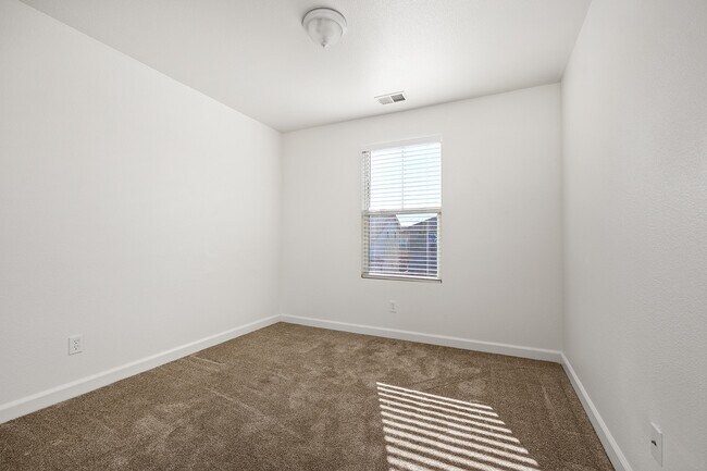 Building Photo - 2023 Northfield Dr