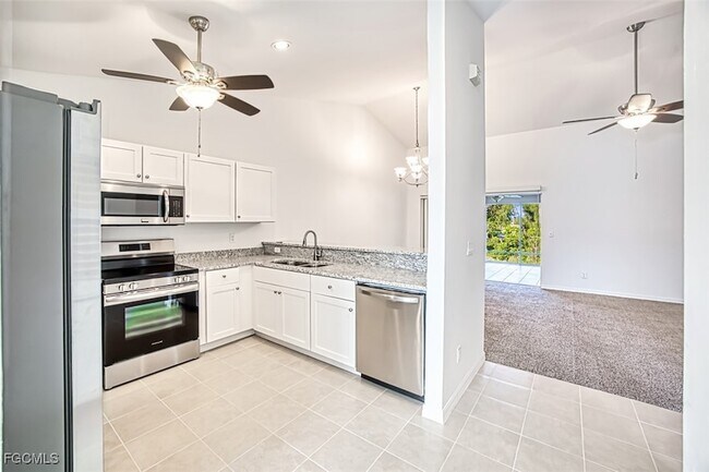 Building Photo - 16840 Sanibel Sunset Ct