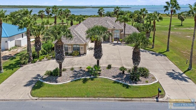 Primary Photo - 22 Laguna Madre Dr