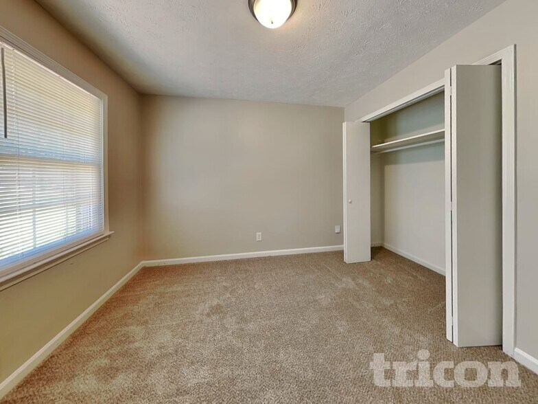 Building Photo - 5555 Richland Dr