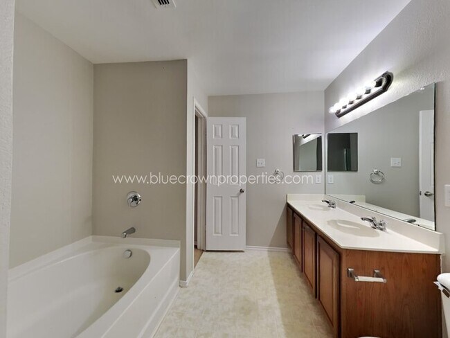 Building Photo - 13072 Cowper Dr