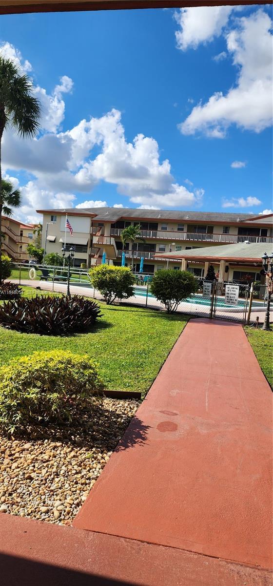 Building Photo - 5300 Washington St