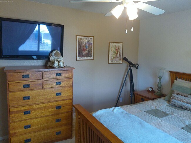Building Photo - 1740 Quartz Ln
