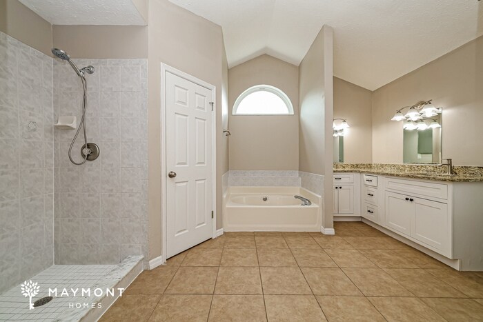 Building Photo - 4140 Spring Way Cir