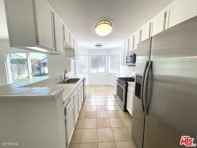 Building Photo - 3 br, 3 bath House - 3100 E Sierra Madre Blvd