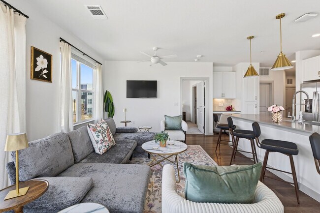 Building Photo - 1301 Leah Ave