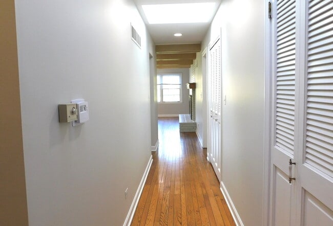 Building Photo - 1117 Summit Hills Ln