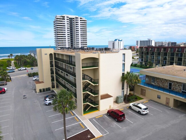 Building Photo - Amazing 1 Bed 1 Bath Furnished A1A Condo i...