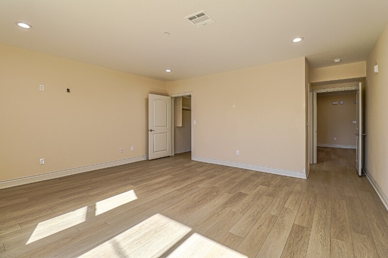 Building Photo - 3674 W Imperial Hwy