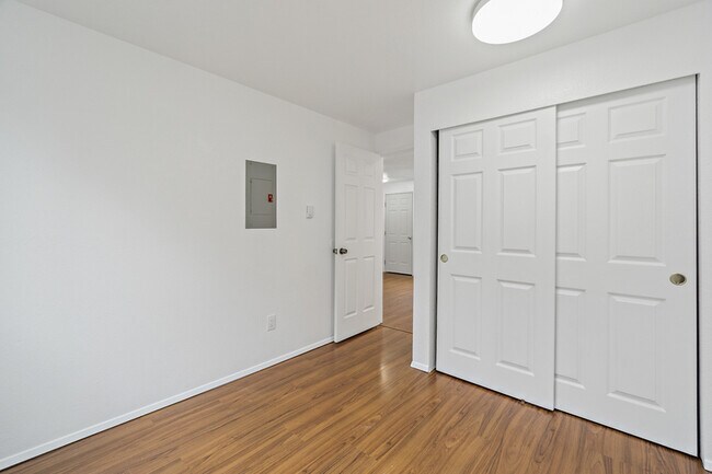 Building Photo - 503 Houser Way S