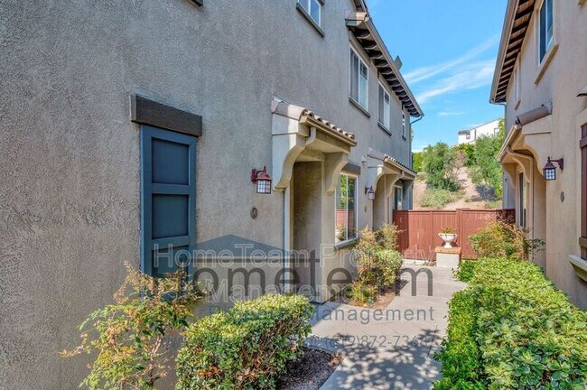 Building Photo - 263 Aventura Dr