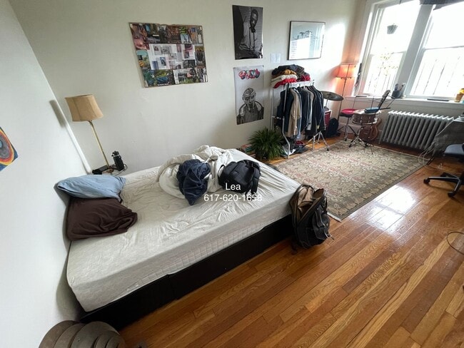 Building Photo - NO FEE!! SEPT Amazing 2bed around Clevelan...
