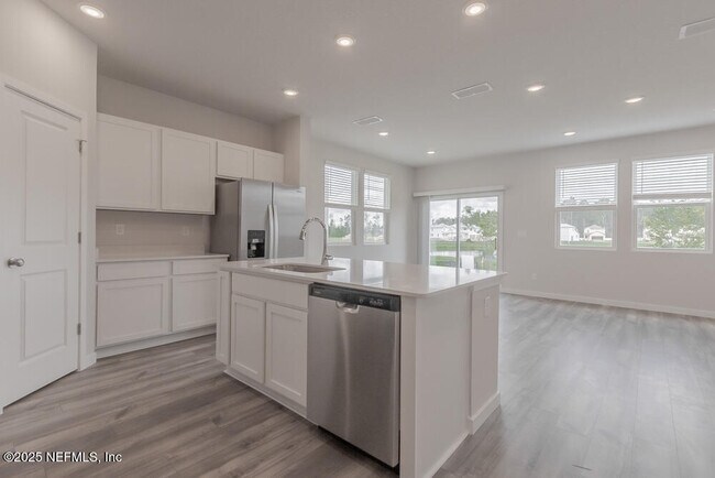 Building Photo - 179 Brazil Nut Cir