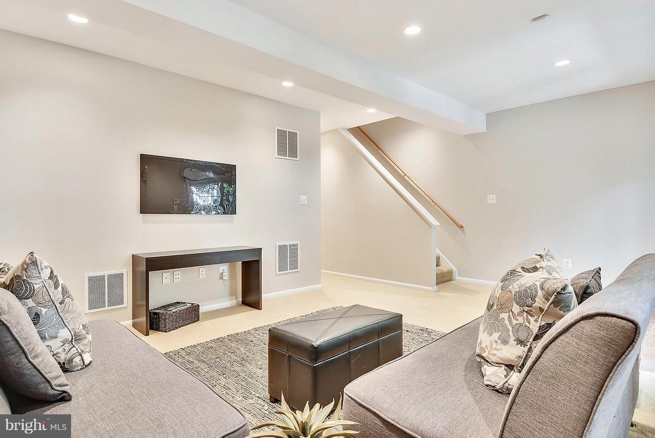 lower level rec room - 1107 Fairview Ct