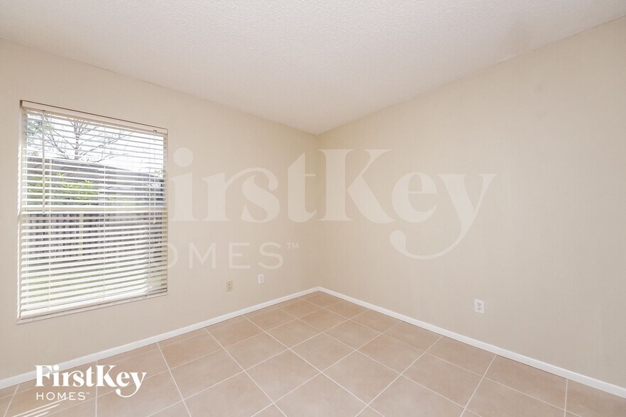 Building Photo - 10272 Willowemac Ct