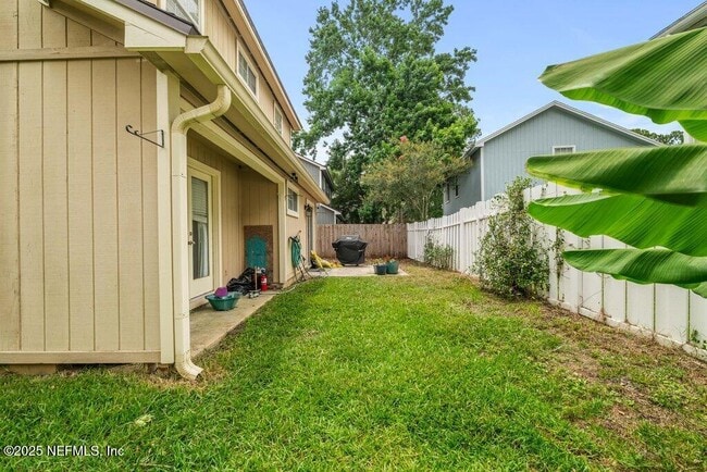 Building Photo - 9545 Glenn Abbey Way