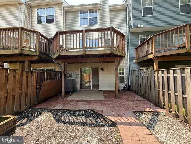 Building Photo - 508 Providence St