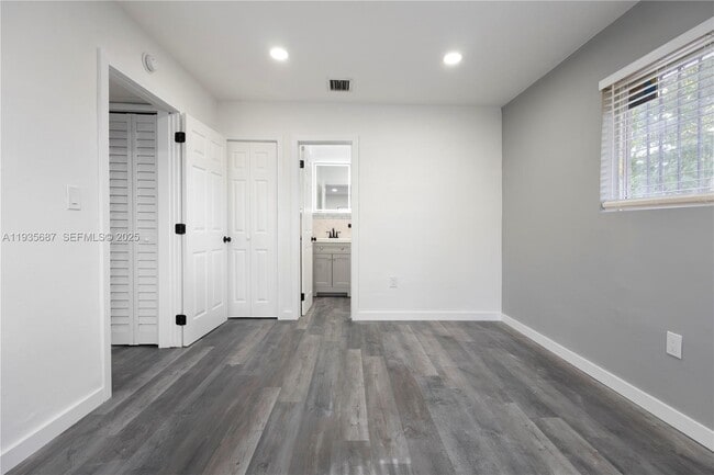 Building Photo - 26 NW 34th Terrace