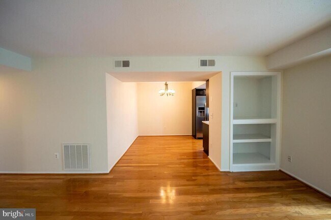 Primary Photo - 120 Fort Evans Rd SE