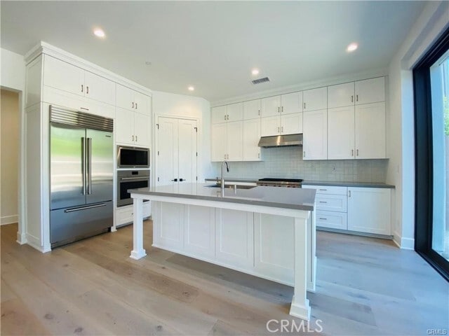 Building Photo - 148 Statura
