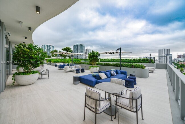 Building Photo - 1400 Biscayne Blvd