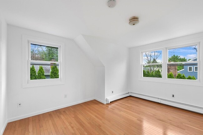 Building Photo - 1375 3rd St