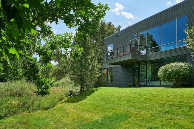 Building Photo - 202 Evans Rd