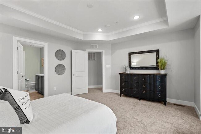 Building Photo - 722 Crown Park Ave