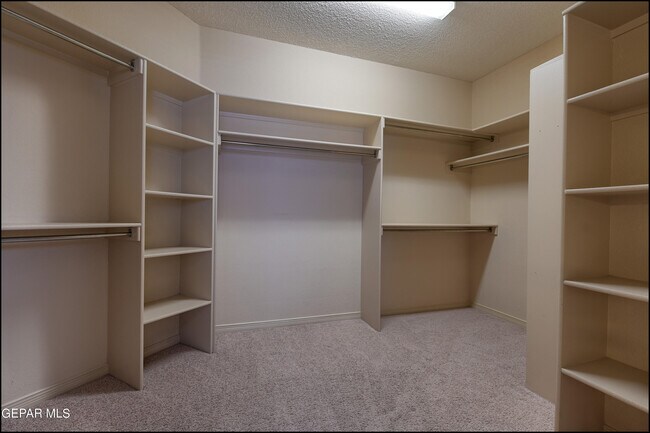 Building Photo - 6300 Franklin Vista Dr