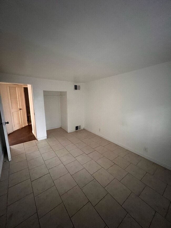 Building Photo - 2555 E Fort Lowell Rd