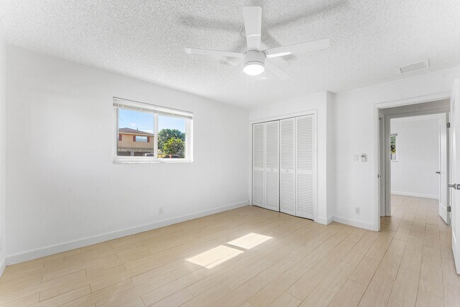 Building Photo - 7643 Overlook Rd