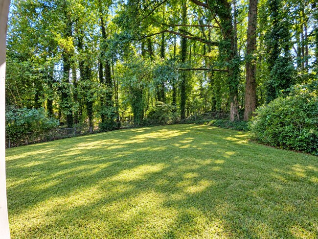 Building Photo - 2579 Bonnybrook Dr SW