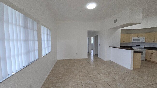 Building Photo - 2801 Riverside Dr