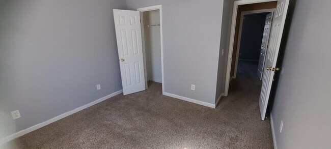 Building Photo - 30 Princeton Ct