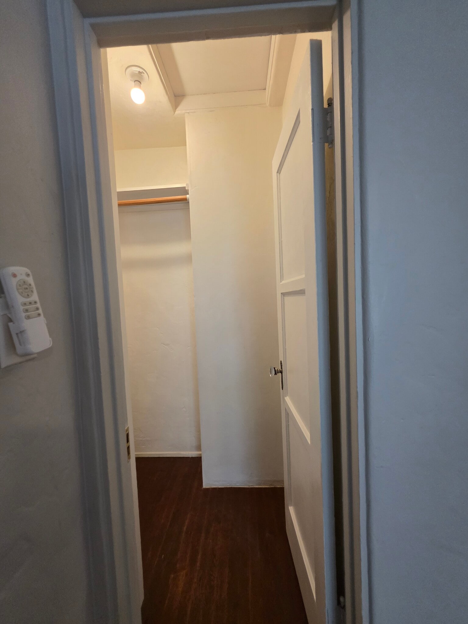 j - 4649 W Point Loma Blvd