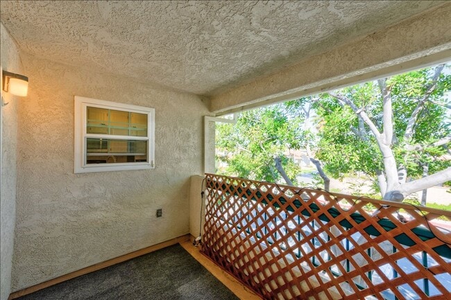 Building Photo - 10878 Aderman Ave