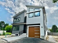 Building Photo - 12 Linden St