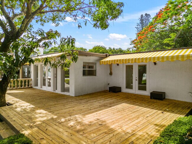 Building Photo - 12300 Old Cutler Rd