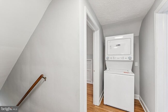 Building Photo - 3409 Southern Ave SE