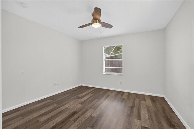 Building Photo - 5058 Canal Cir E