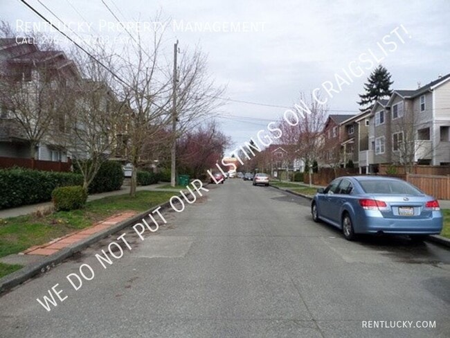 Building Photo - 8533 Stone Ave N