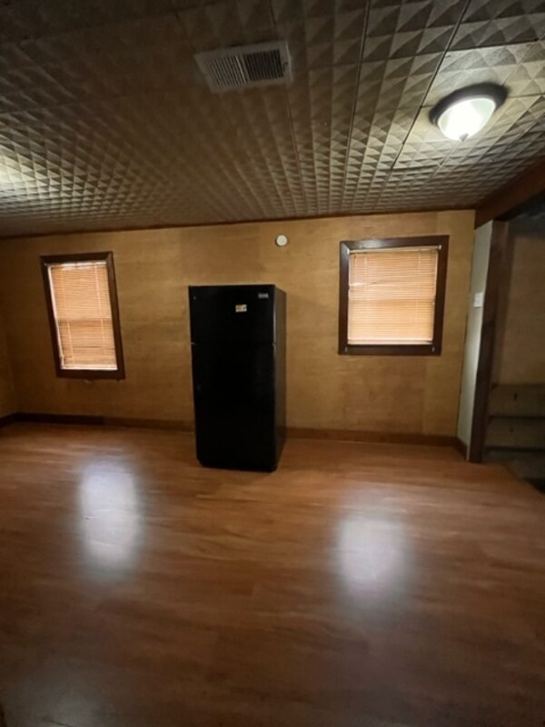 Building Photo - 950 Goodman St