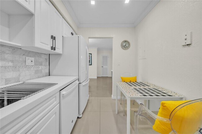 Building Photo - 2501 S Ocean Dr
