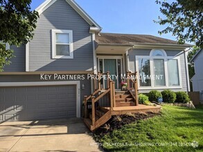 Building Photo - 949 Oak Crest Dr