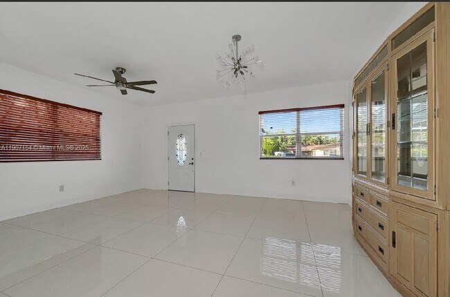 Building Photo - 2902 NW 11th St