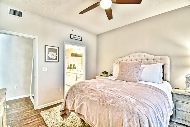 Building Photo - 224 Murcia Dr
